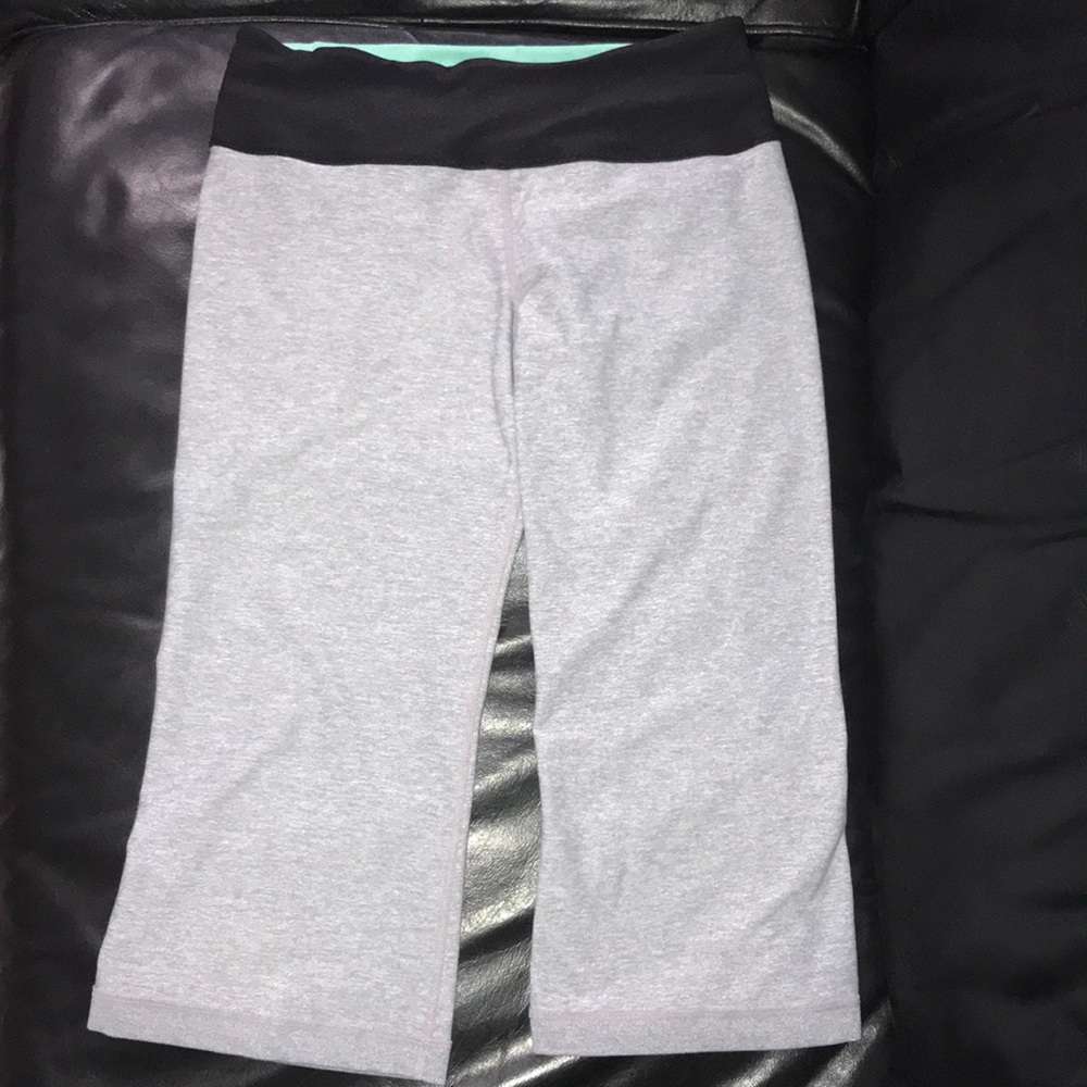 Lululemon “Groove” crop.  Size 6.